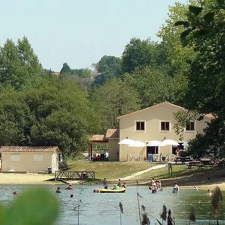 Holiday home Cozy Bungalow In The Authentic French Countryside Brossac